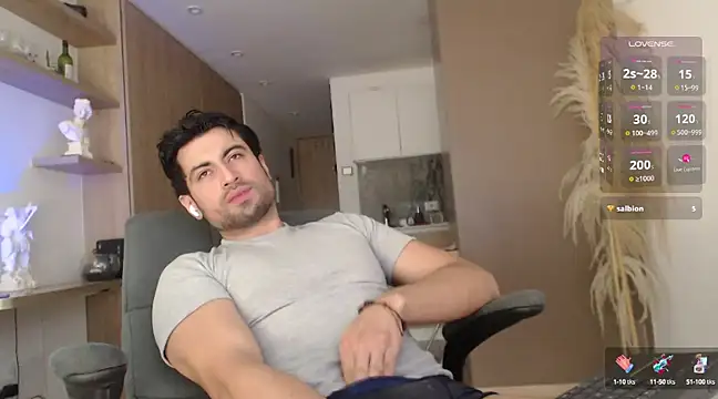 Snapshot of bradley_muscle chatting on March 13, 3:28 pm bradley muscle online show from March 13, 3:28 pm