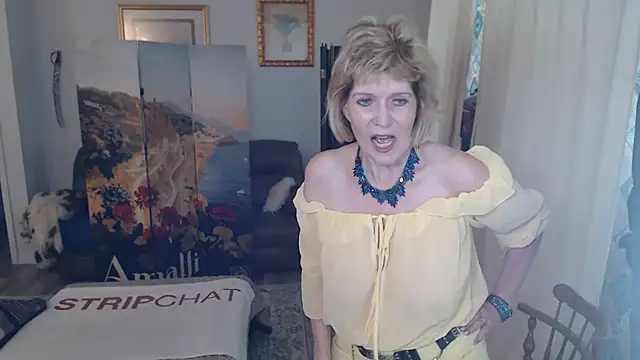 Snapshot of SindeeDix chatting on June 6, 2:00 pm SindeeDix online show from June 6, 2:00 pm