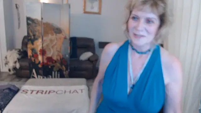 Snapshot of SindeeDix chatting on July 11, 5:04 pm SindeeDix online show from July 11, 5:04 pm