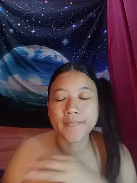Snapshot of Urchanel chatting on August 2, 10:46 am Urchanel online show from August 2, 10:46 am