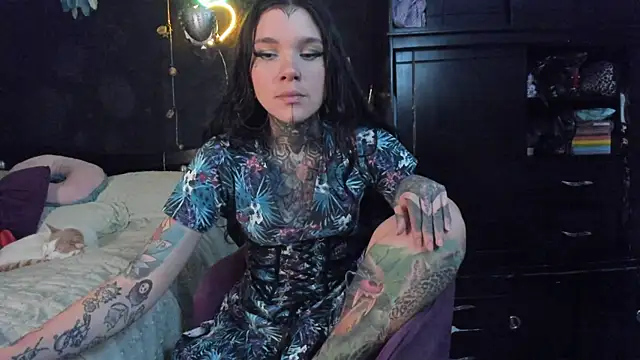 Lilmarieee online show from November 13, 8:52 pm