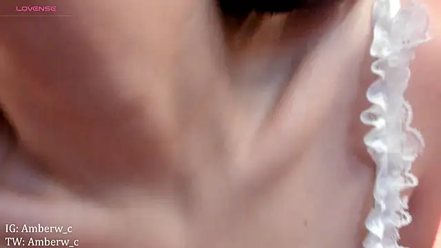 Snapshot of Ambeerouse chatting on January 29, 1:58 am Ambeerouse online show from January 29, 1:58 am