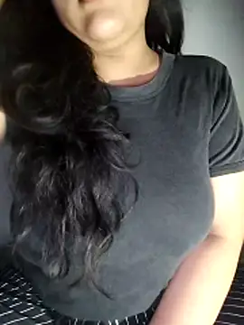 Snapshot of Annerae chatting on October 25, 4:02 pm Annerae online show from October 25, 4:02 pm