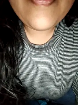 Snapshot of Annerae chatting on November 15, 4:47 pm Annerae online show from November 15, 4:47 pm