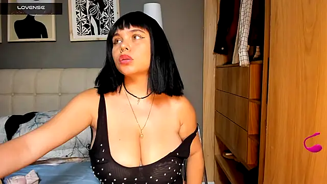 Snapshot of Ash_milk chatting on June 15, 2:03 am Ash milk online show from June 15, 2:03 am