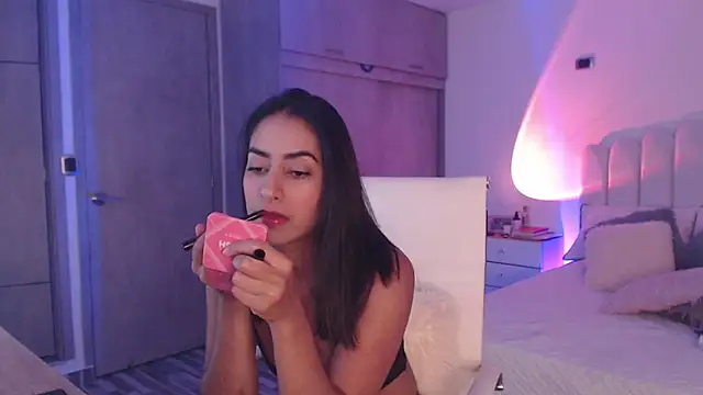 Brown skin11 online show from March 3, 9:15 pm