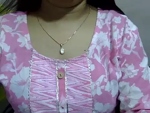 Snapshot of mahira_999 chatting on October 1, 5:24 am mahira 999 online show from October 1, 5:24 am