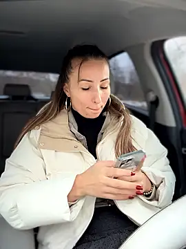 YOUR-KARINA online show from January 14, 7:25 am