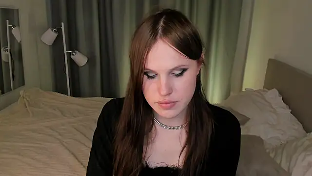 Snapshot of EffieMinki chatting on May 18, 4:07 am EffieMinki online show from May 18, 4:07 am