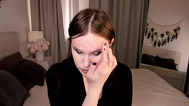 Snapshot of EffieMinki chatting on June 25, 9:41 pm EffieMinki online show from June 25, 9:41 pm