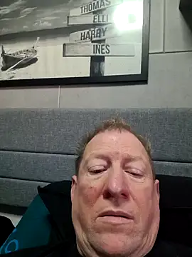 tomtom111111 online show from October 15, 1:22 pm