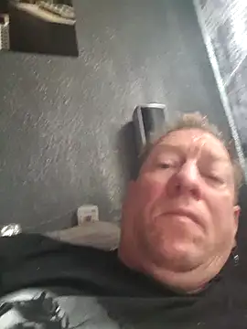 tomtom111111 online show from October 26, 12:00 pm