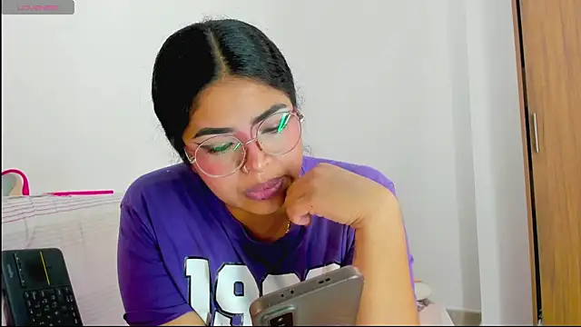 Snapshot of moana_taylor chatting on May 9, 11:59 am moana taylor online show from May 9, 11:59 am
