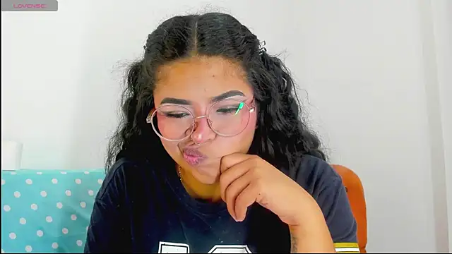 Snapshot of moana_taylor chatting on May 12, 10:23 am moana taylor online show from May 12, 10:23 am