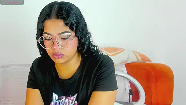 Snapshot of moana_taylor chatting on June 14, 1:03 am moana taylor online show from June 14, 1:03 am