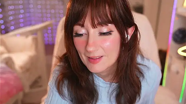 Snapshot of Cissy_Glitter chatting on March 28, 8:52 pm Cissy Glitter online show from March 28, 8:52 pm