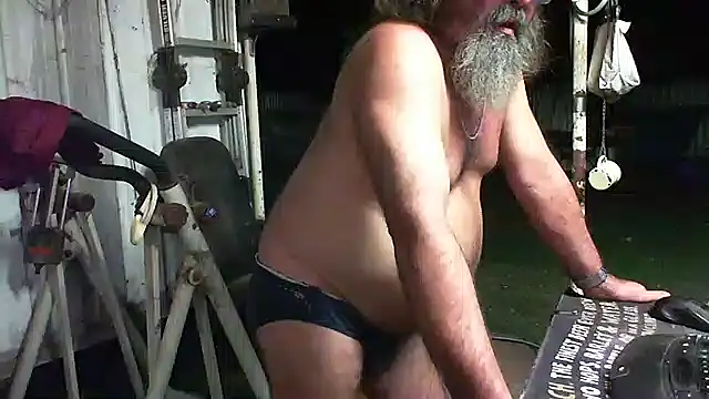 Snapshot of herbie010666 chatting on January 20, 11:24 am herbie010666 online show from January 20, 11:24 am