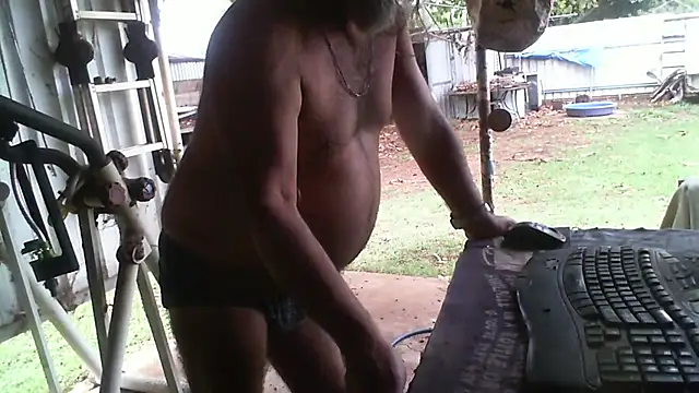 Snapshot of herbie010666 chatting on November 16, 4:40 am herbie010666 online show from November 16, 4:40 am