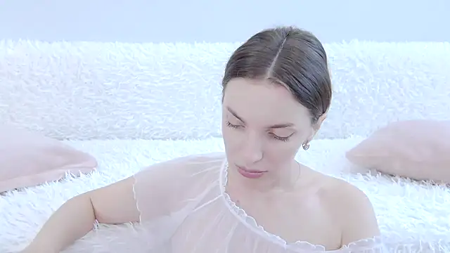 Beauty Alex online show from July 19, 3:32 am
