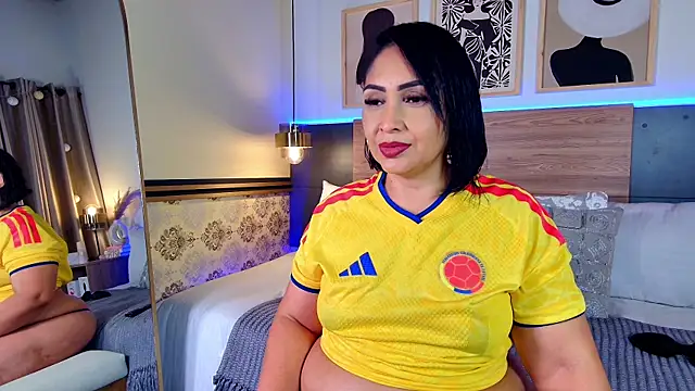 Madissononee online show from June 19, 2:05 am