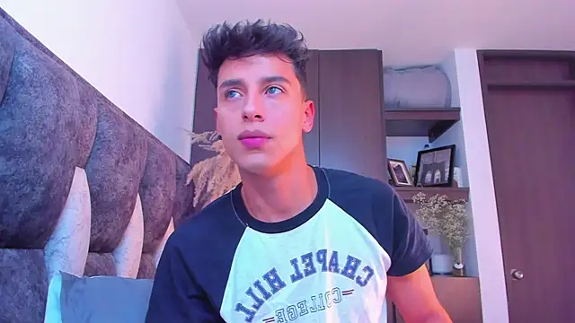 Snapshot of I_Gabriel chatting on December 14, 9:02 pm I Gabriel online show from December 14, 9:02 pm