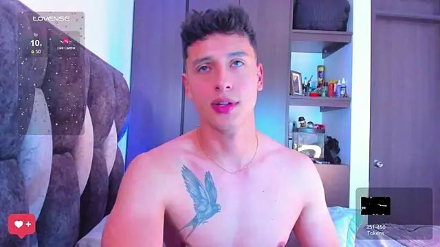 Snapshot of I_Gabriel chatting on October 12, 2:32 am I Gabriel online show from October 12, 2:32 am