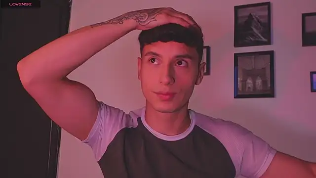 Snapshot of I_Gabriel chatting on January 6, 5:44 am I Gabriel online show from January 6, 5:44 am