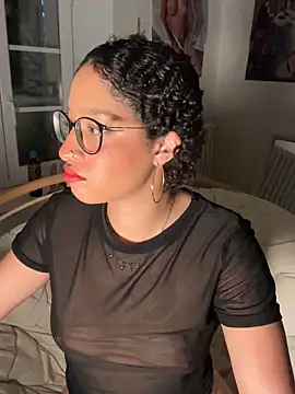 Snapshot of Lauyako chatting on June 8, 7:36 pm Lauyako online show from June 8, 7:36 pm