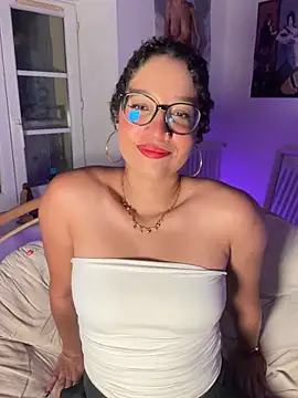 Snapshot of Lauyako chatting on July 3, 10:05 pm Lauyako online show from July 3, 10:05 pm