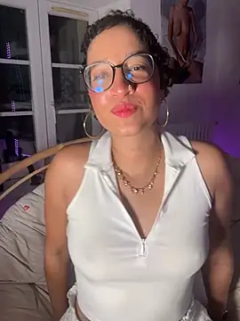 Snapshot of Lauyako chatting on July 25, 9:45 pm Lauyako online show from July 25, 9:45 pm