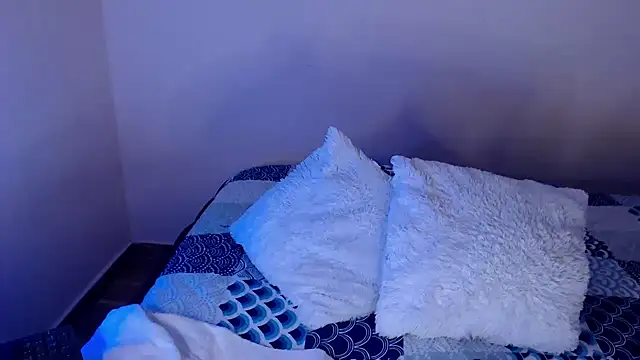 kim perri online show from March 14, 6:18 pm