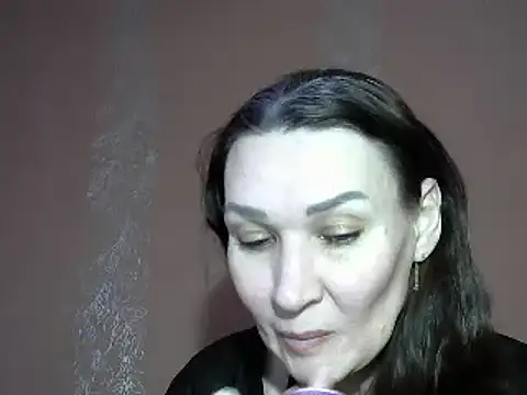 Snapshot of PrettyAndWild chatting on February 23, 9:44 am PrettyAndWild online show from February 23, 9:44 am