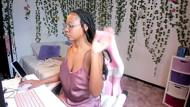 violeta milleer online show from March 12, 6:25 pm