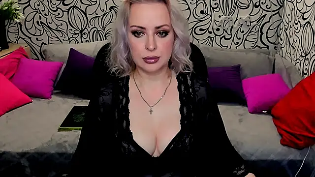 Hotdreamhere online show from December 30, 10:32 am