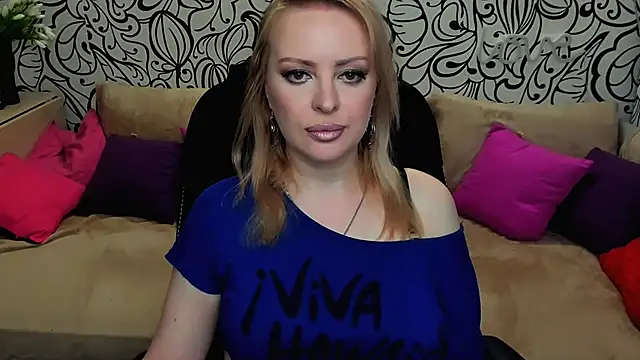Snapshot of Hotdreamhere chatting on May 10, 3:55 am Hotdreamhere online show from May 10, 3:55 am