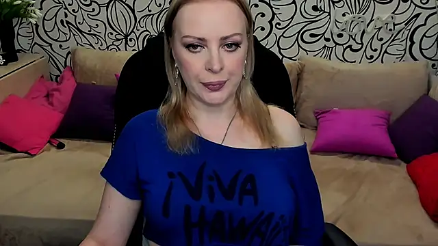 Snapshot of Hotdreamhere chatting on May 26, 4:30 am Hotdreamhere online show from May 26, 4:30 am