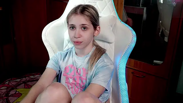 ho1yho1e online show from November 1, 6:32 pm