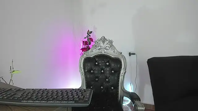 Snapshot of Hela_wet chatting on February 1, 1:23 am Hela wet online show from February 1, 1:23 am