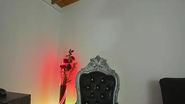 Snapshot of Hela_wet chatting on February 2, 11:32 pm Hela wet online show from February 2, 11:32 pm