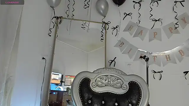 Snapshot of Hela_wet chatting on June 10, 3:50 am Hela wet online show from June 10, 3:50 am