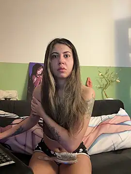 lilly sweett online show from December 15, 11:20 pm