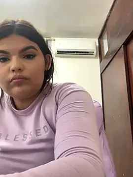 Snapshot of Lia_sexx chatting on October 24, 7:10 pm Lia sexx online show from October 24, 7:10 pm