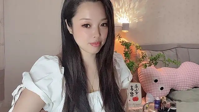 Snapshot of kk_lele chatting on May 11, 2:45 pm kk lele online show from May 11, 2:45 pm