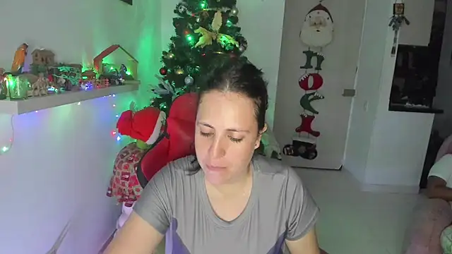 Snapshot of valery_adams1 chatting on December 29, 4:38 am valery adams1 online show from December 29, 4:38 am