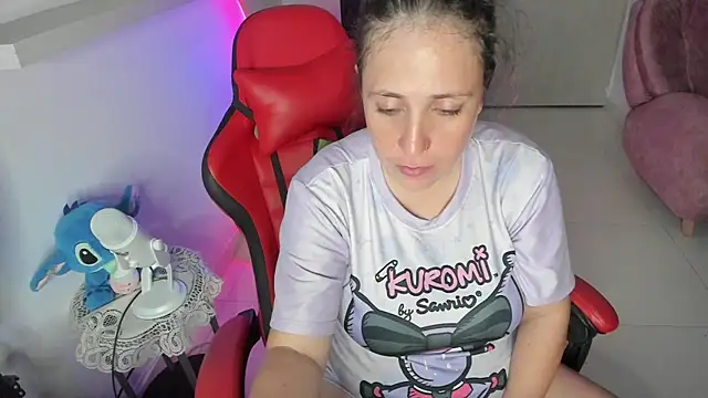 Snapshot of valery_adams1 chatting on January 17, 3:55 am valery adams1 online show from January 17, 3:55 am