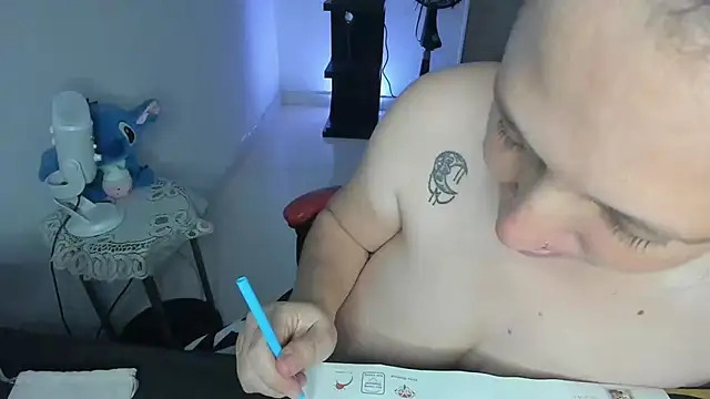 Snapshot of valery_adams1 chatting on February 6, 6:40 am valery adams1 online show from February 6, 6:40 am