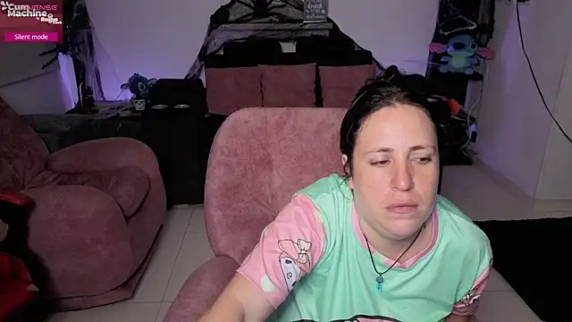 Snapshot of valery_adams1 chatting on October 17, 4:15 am valery adams1 online show from October 17, 4:15 am