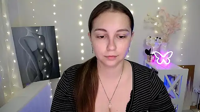 Snapshot of SweetPrincess_ chatting on June 13, 5:27 am SweetPrincess online show from June 13, 5:27 am