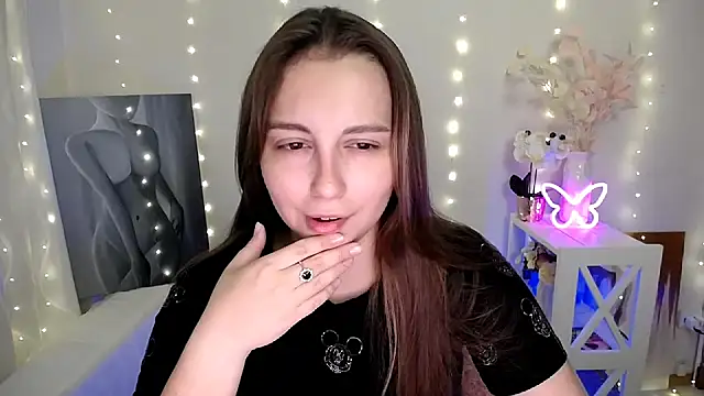 Snapshot of SweetPrincess_ chatting on June 15, 5:20 am SweetPrincess online show from June 15, 5:20 am