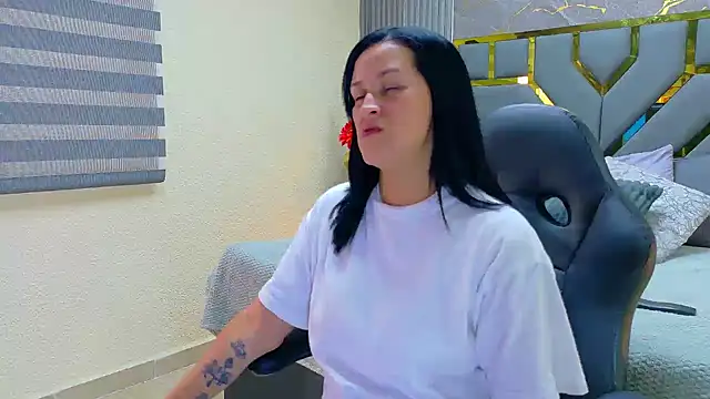 Snapshot of Britney_taylor_ chatting on July 29, 8:07 pm Britney taylor online show from July 29, 8:07 pm